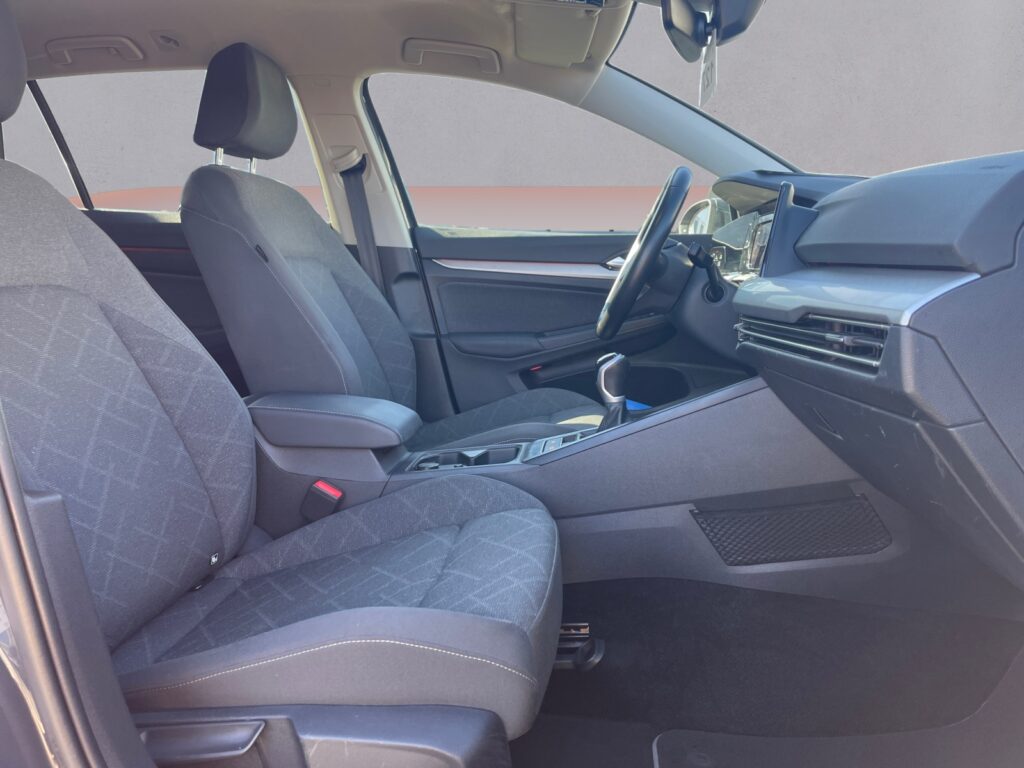 VW Golf Exposé-Bild 15