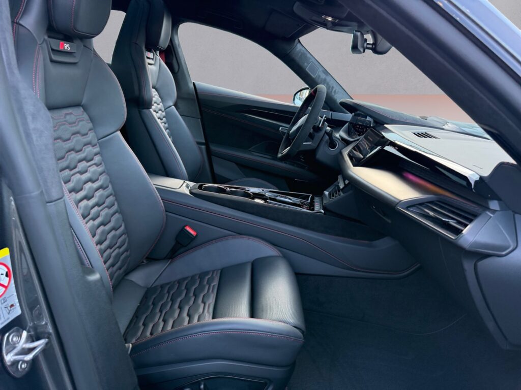Audi RS e-tron GT Exposé-Bild 15