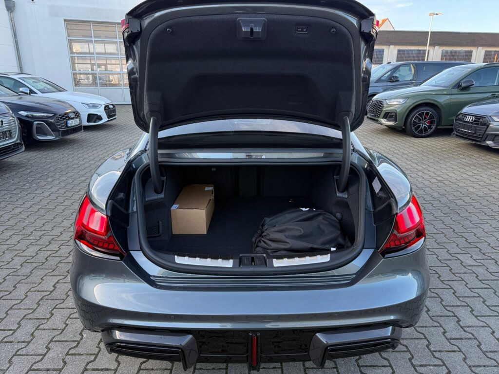 Audi RS e-tron GT Exposé-Bild 16