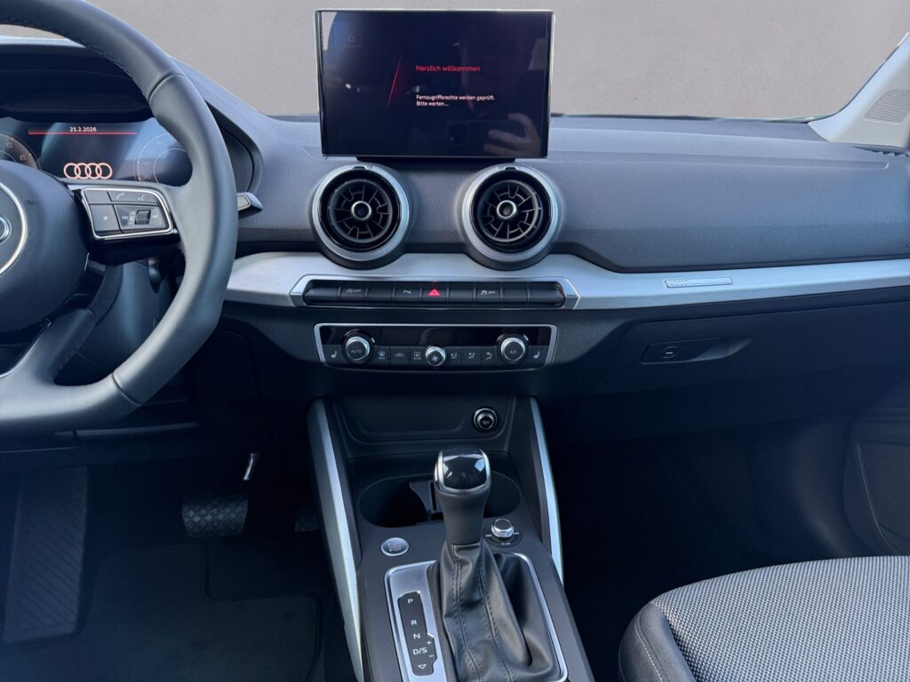 Audi Q2 Exposé-Bild 11