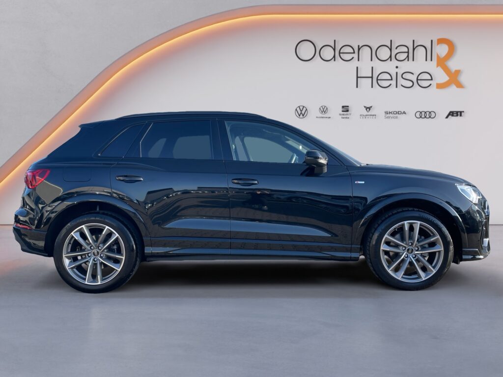 Audi Q3 Exposé-Bild 6