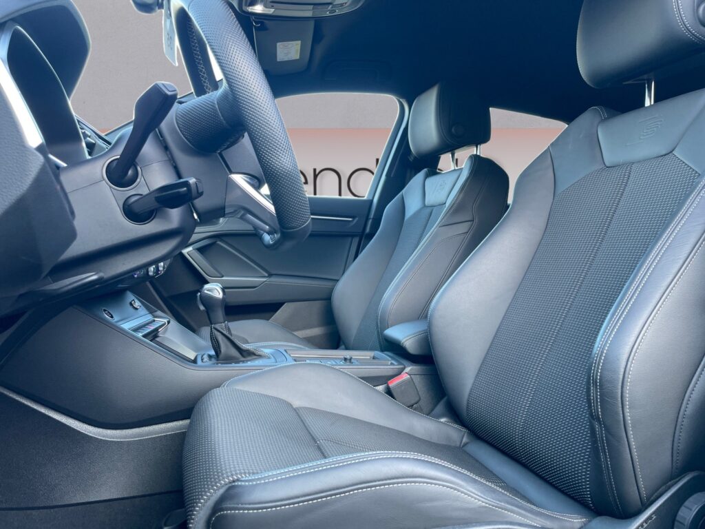 Audi Q3 Exposé-Bild 9