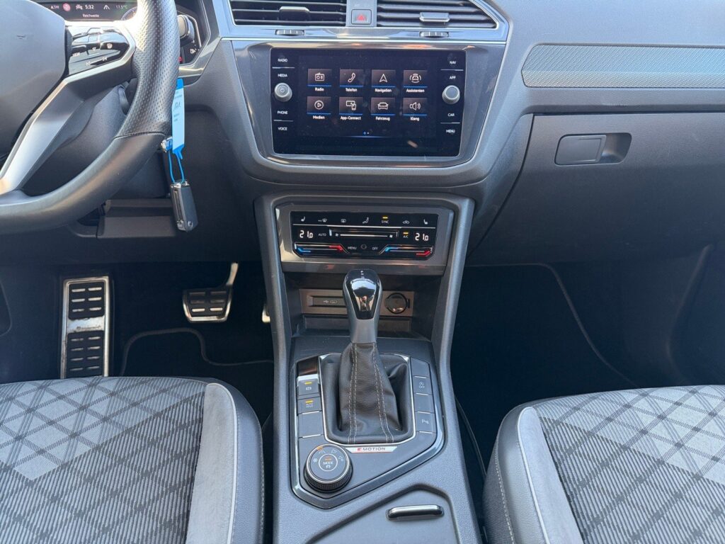 VW Tiguan Allspace Exposé-Bild 11
