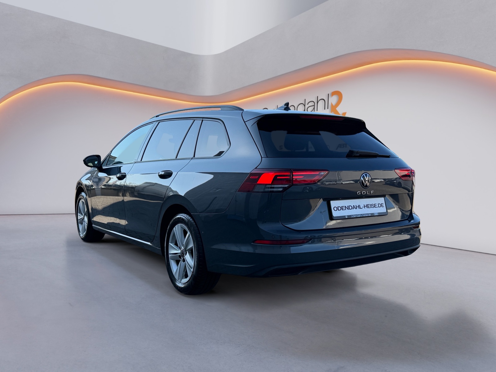 VW Golf Exposé-Bild 3