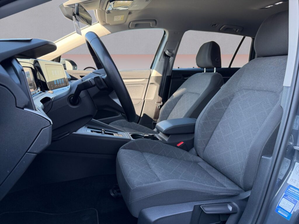 VW Golf Exposé-Bild 9