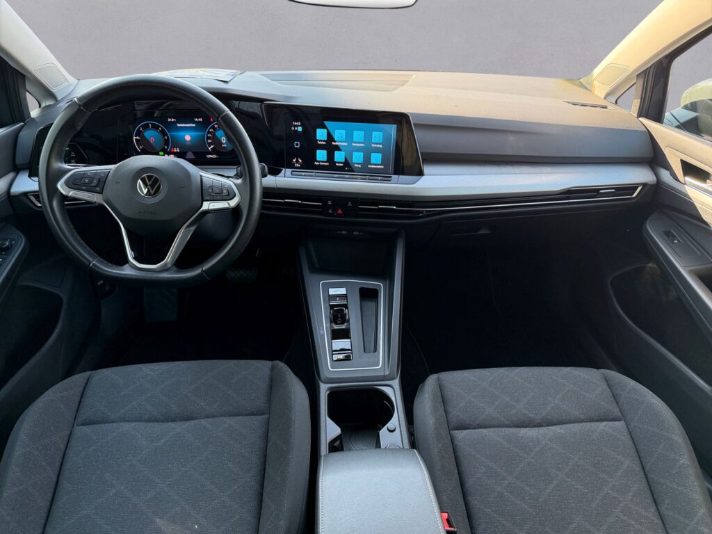 VW Golf Exposé-Bild 10