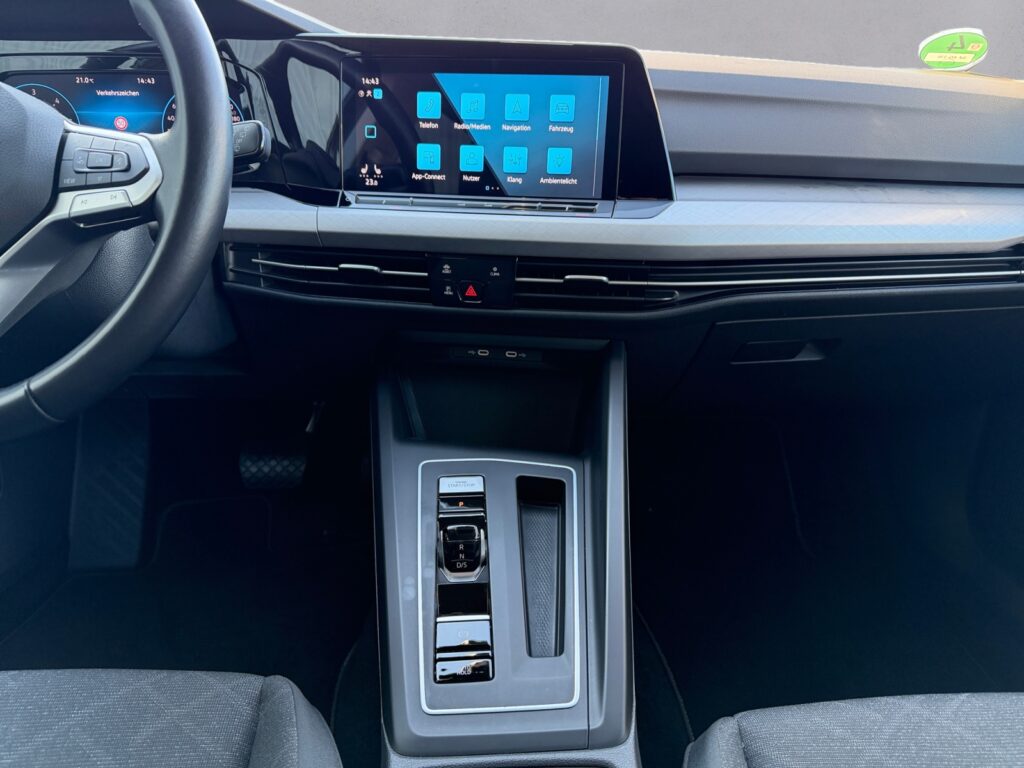 VW Golf Exposé-Bild 11