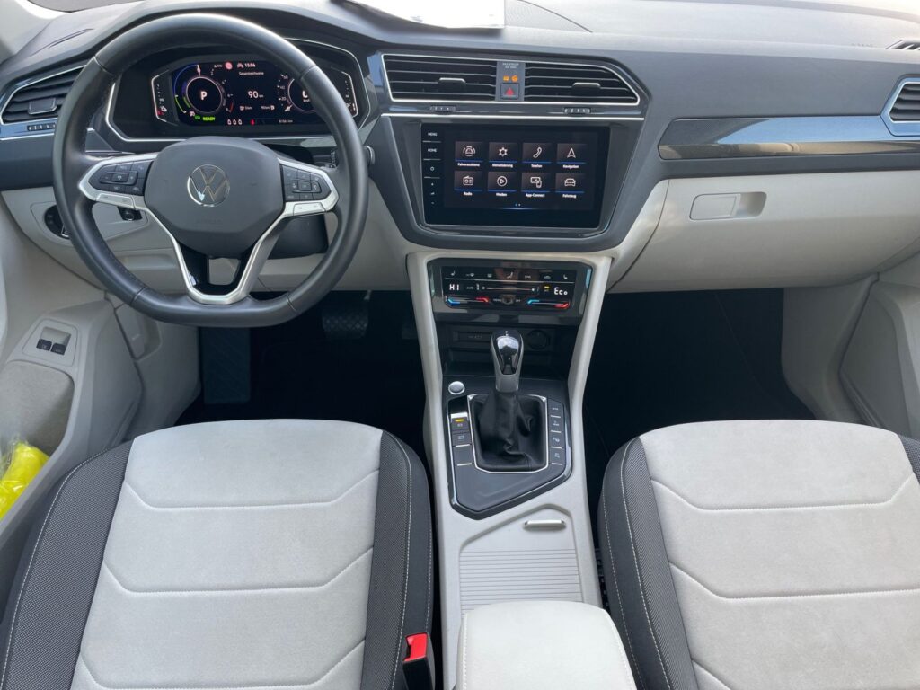 VW Tiguan Exposé-Bild 10