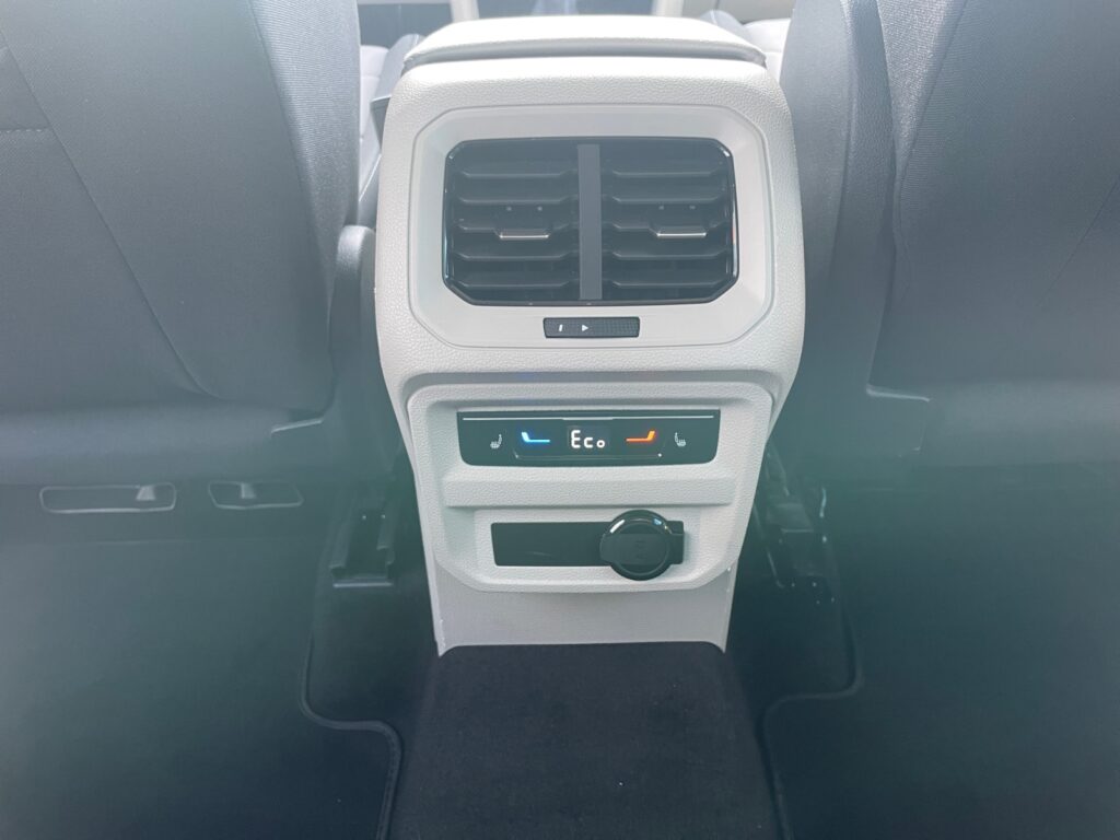 VW Tiguan Exposé-Bild 16