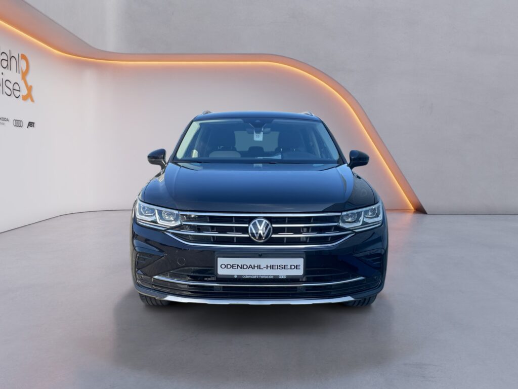 VW Tiguan Exposé-Bild 8