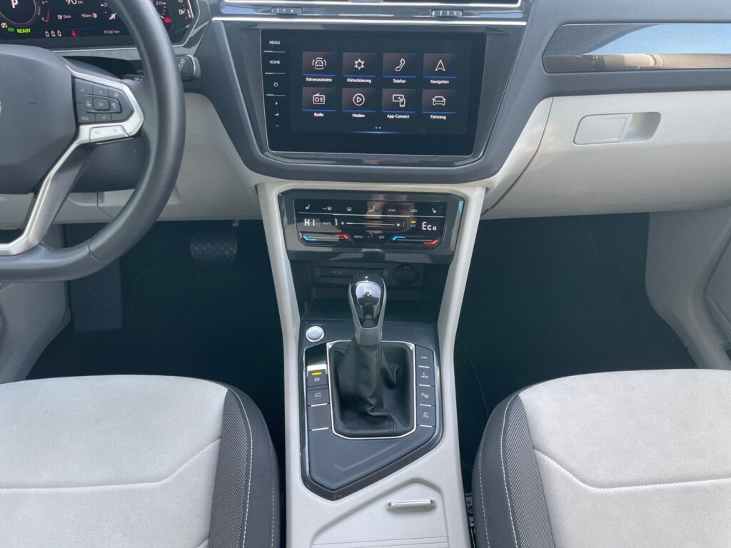 VW Tiguan Exposé-Bild 11