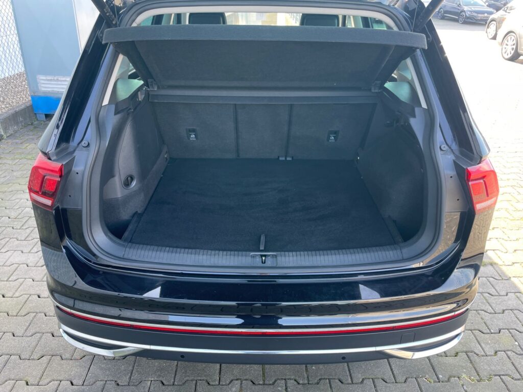 VW Tiguan Exposé-Bild 17