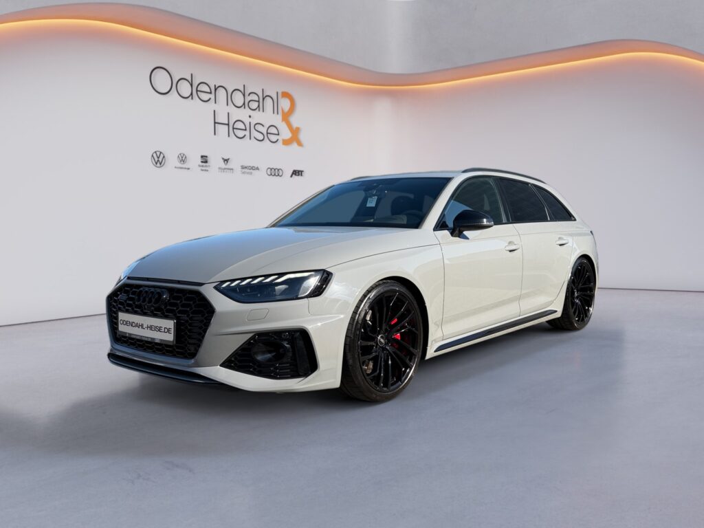 Audi RS4 Exposé-Bild 1