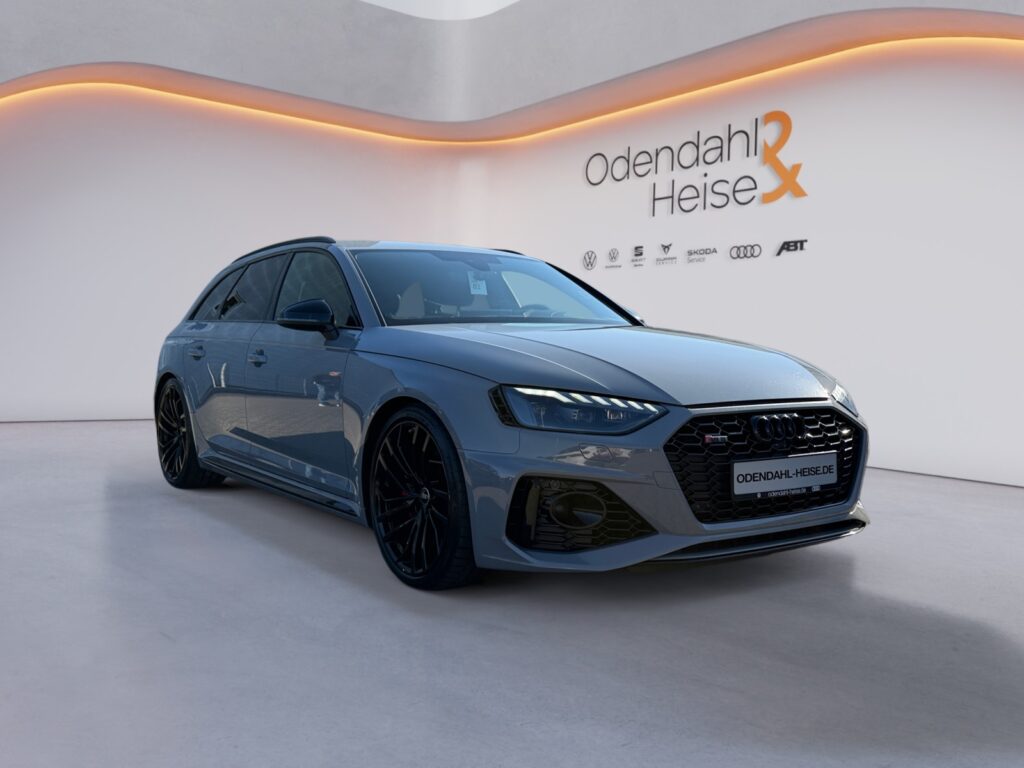 Audi RS4 Exposé-Bild 7