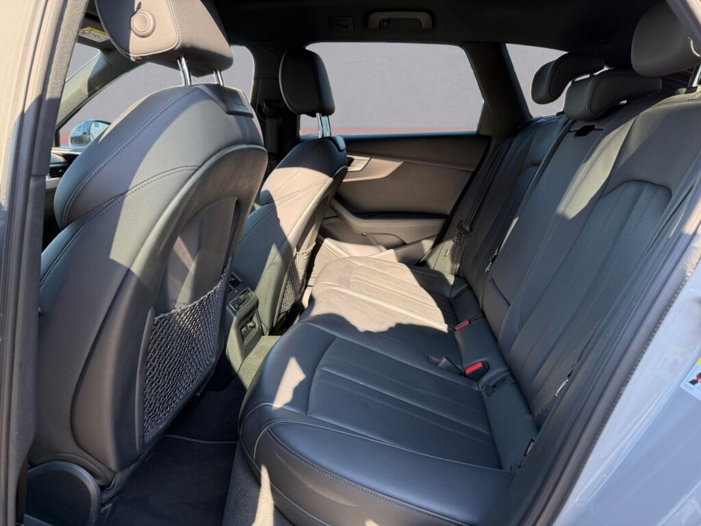 Audi RS4 Exposé-Bild 13