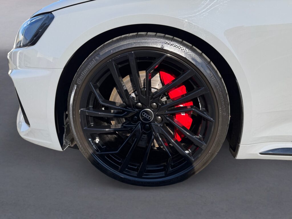 Audi RS4 Exposé-Bild 14