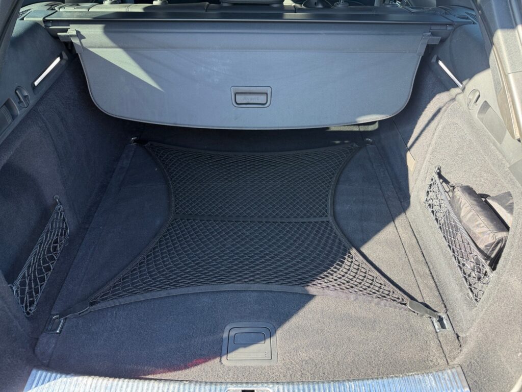 Audi RS4 Exposé-Bild 16