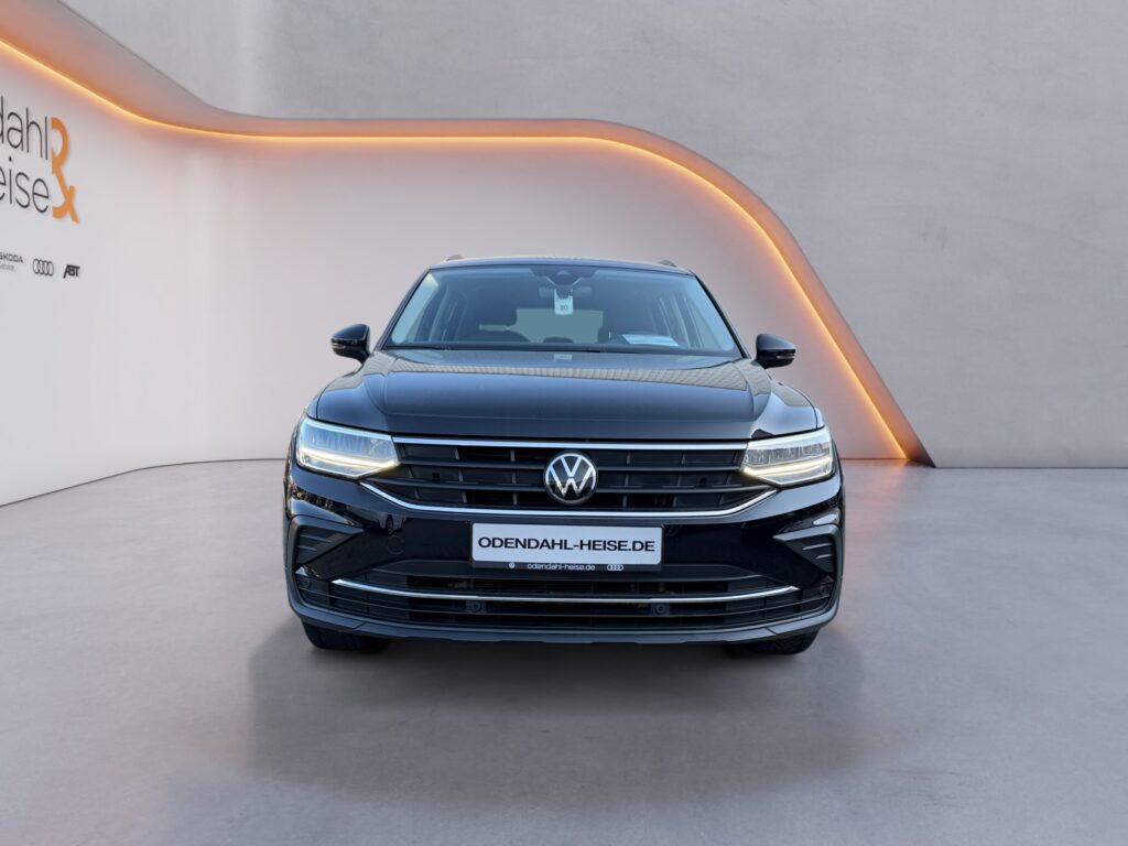 VW Tiguan Exposé-Bild 8