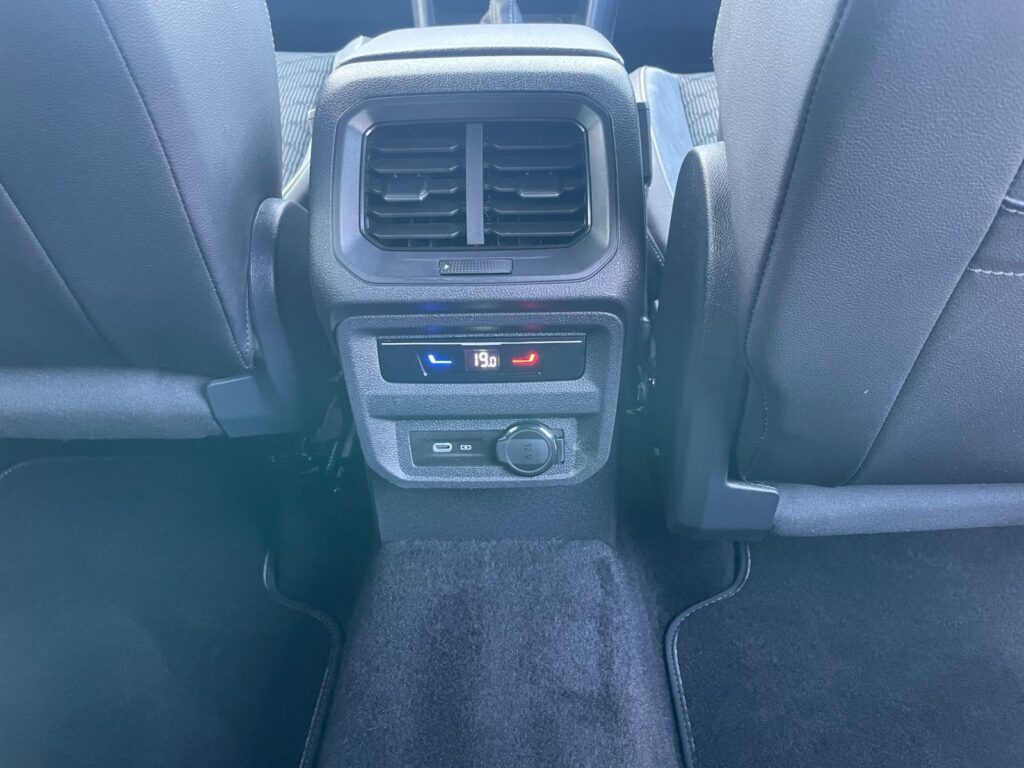 VW Tiguan Allspace Exposé-Bild 16