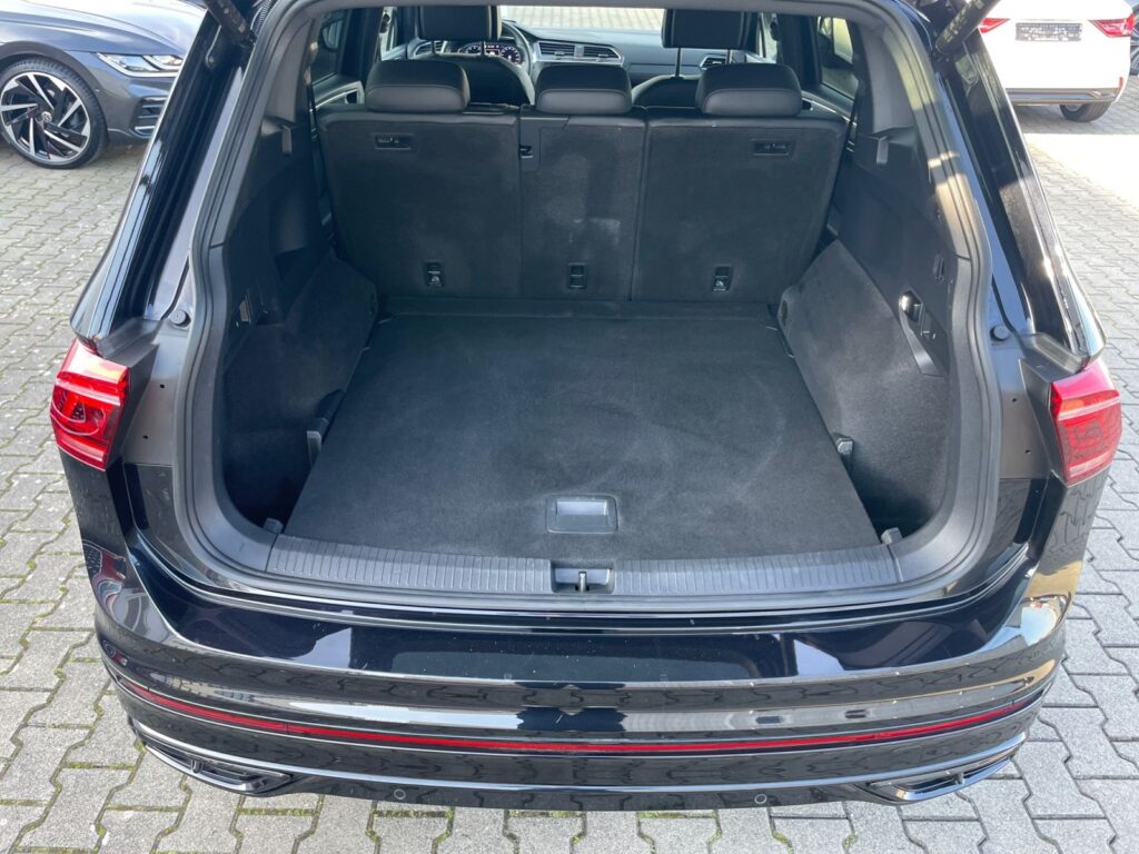 VW Tiguan Allspace Exposé-Bild 17