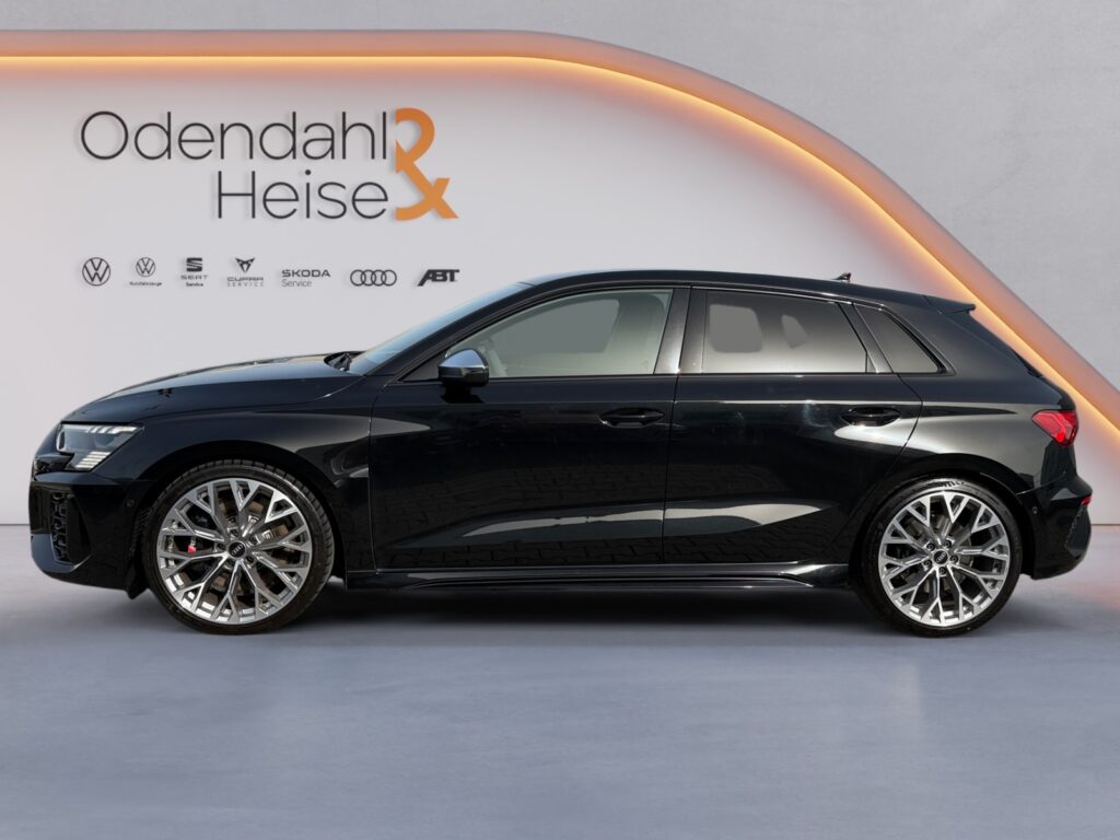 Audi RS3 Exposé-Bild 2