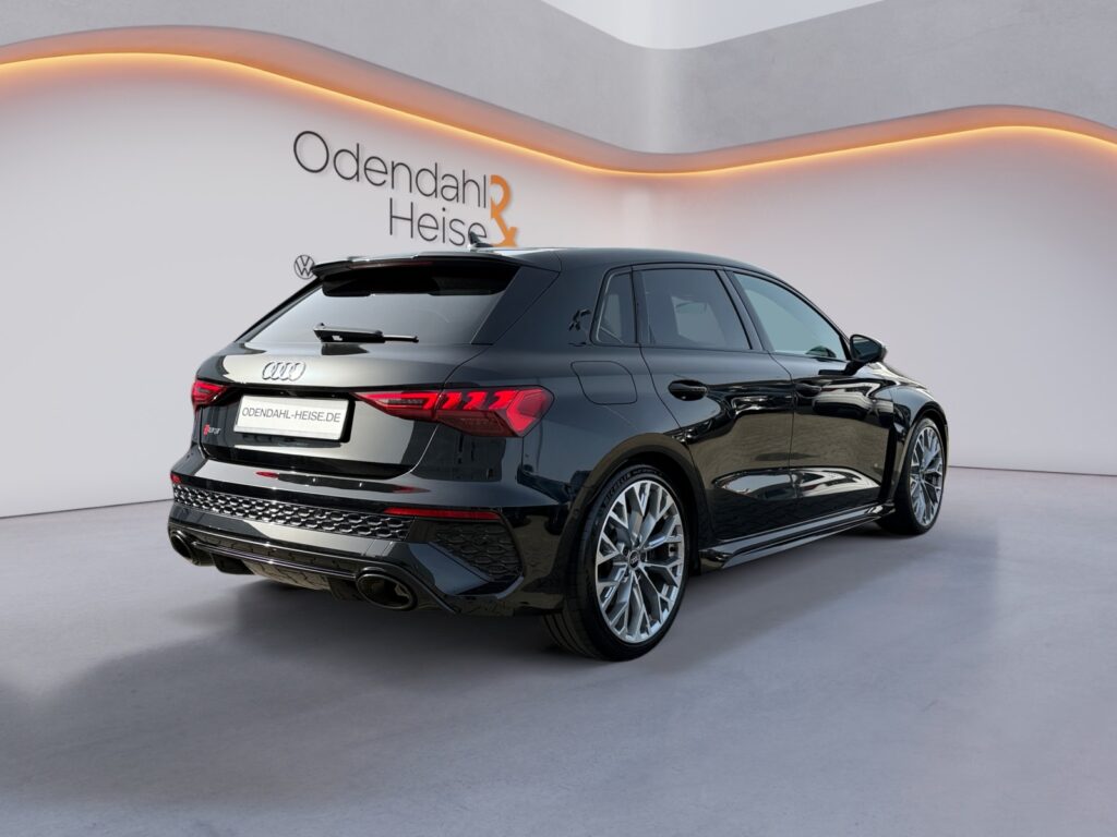 Audi RS3 Exposé-Bild 5