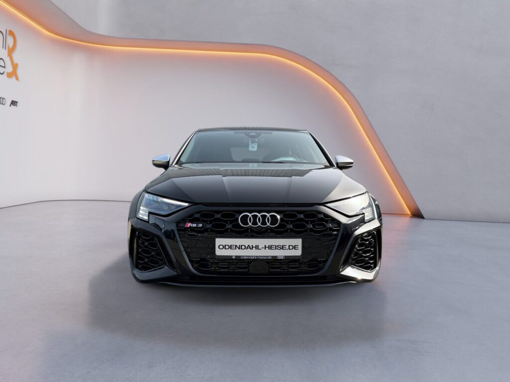 Audi RS3 Exposé-Bild 8