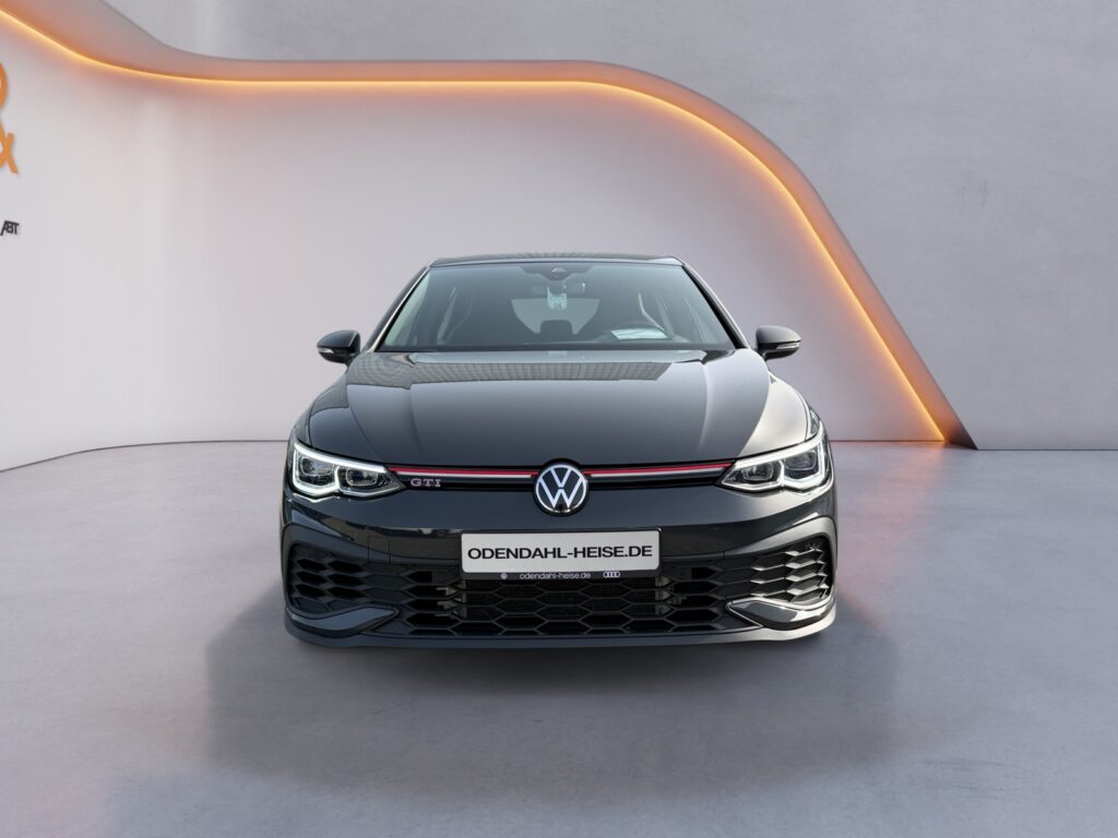 VW Golf Exposé-Bild 8