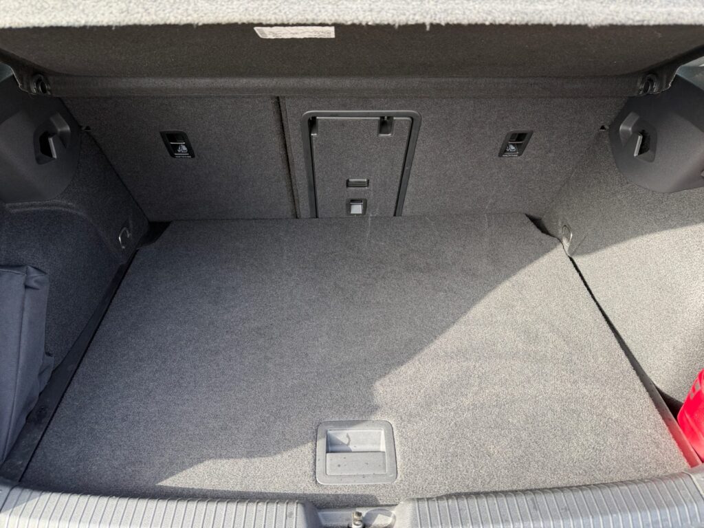 VW Golf Exposé-Bild 16