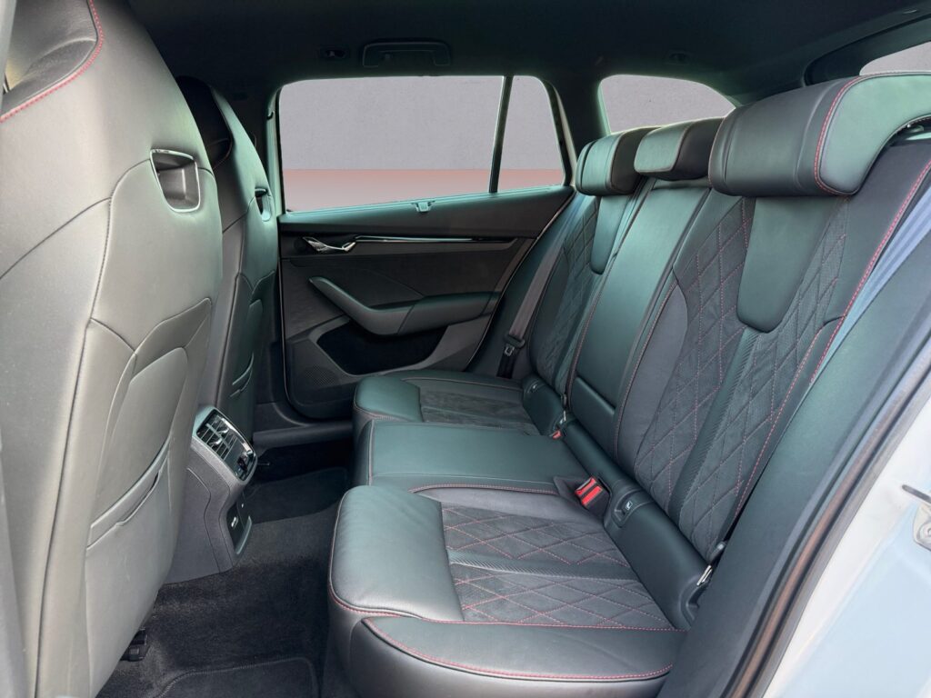 Skoda Octavia Exposé-Bild 13