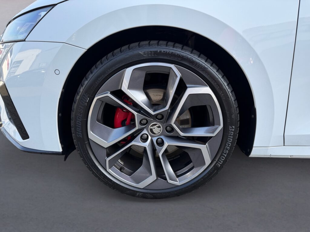 Skoda Octavia Exposé-Bild 14