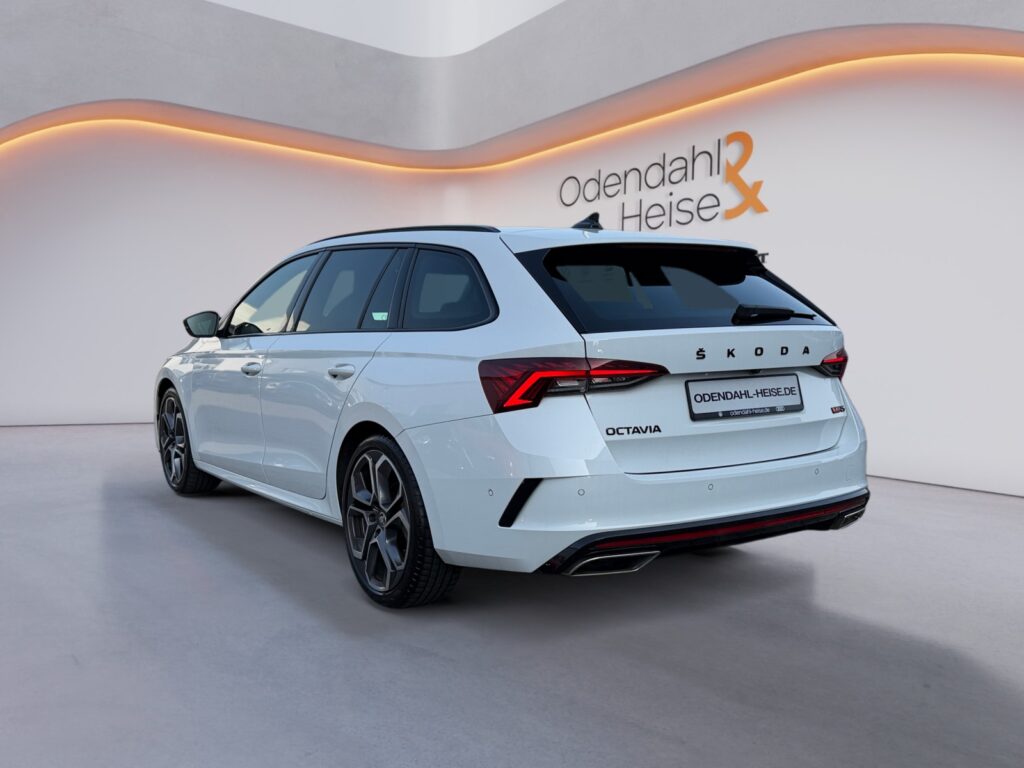 Skoda Octavia Exposé-Bild 3