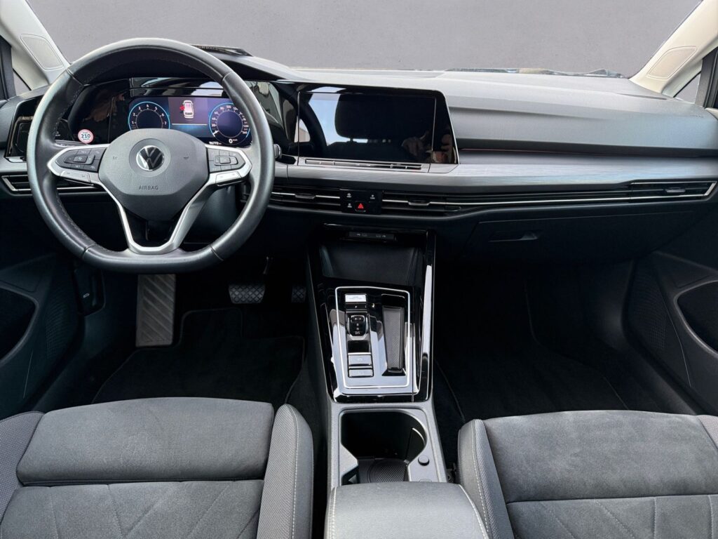 VW Golf Exposé-Bild 10