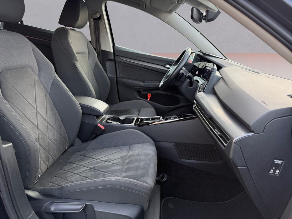 VW Golf Exposé-Bild 15