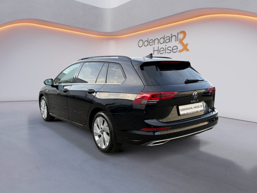 VW Golf Exposé-Bild 3