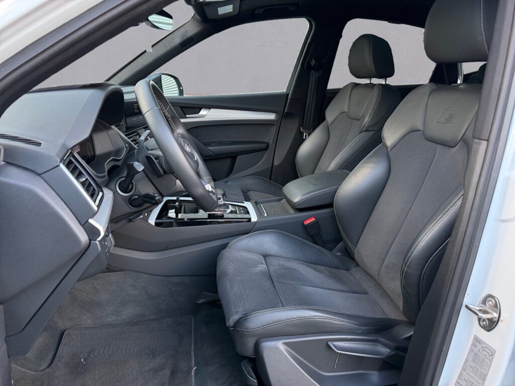 Audi Q5 Exposé-Bild 8