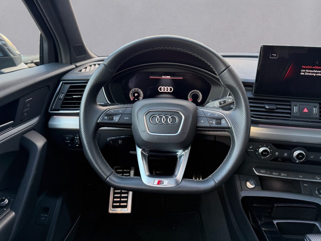 Audi Q5 Exposé-Bild 11