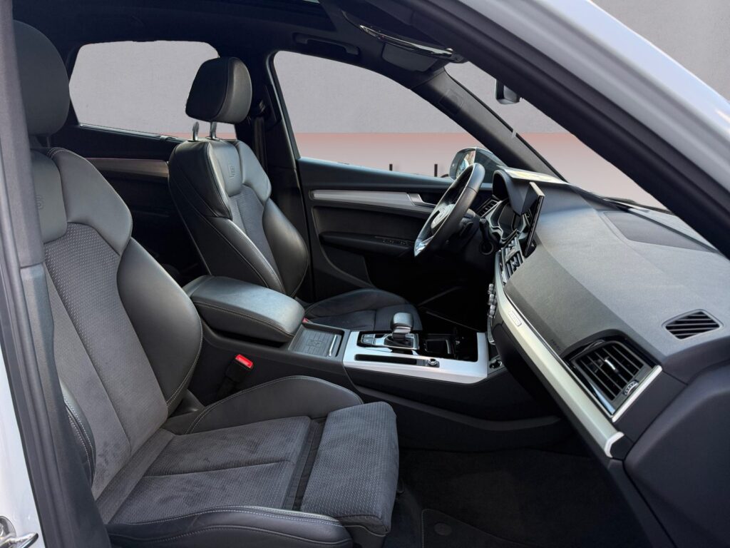 Audi Q5 Exposé-Bild 14