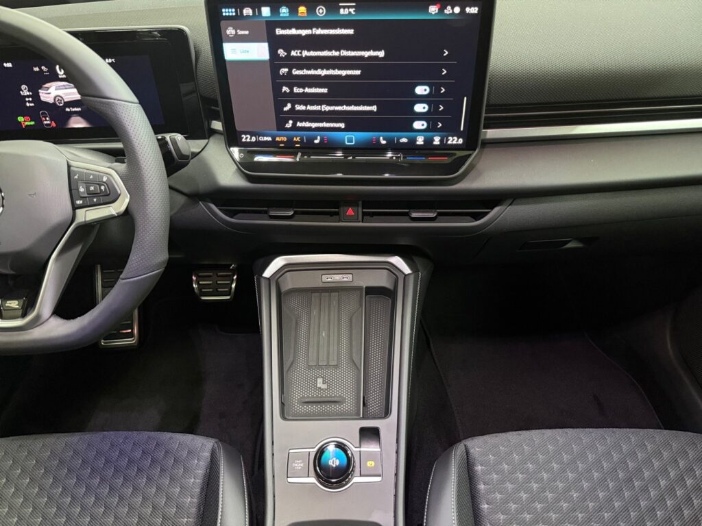 VW T-Roc Exposé-Bild 11