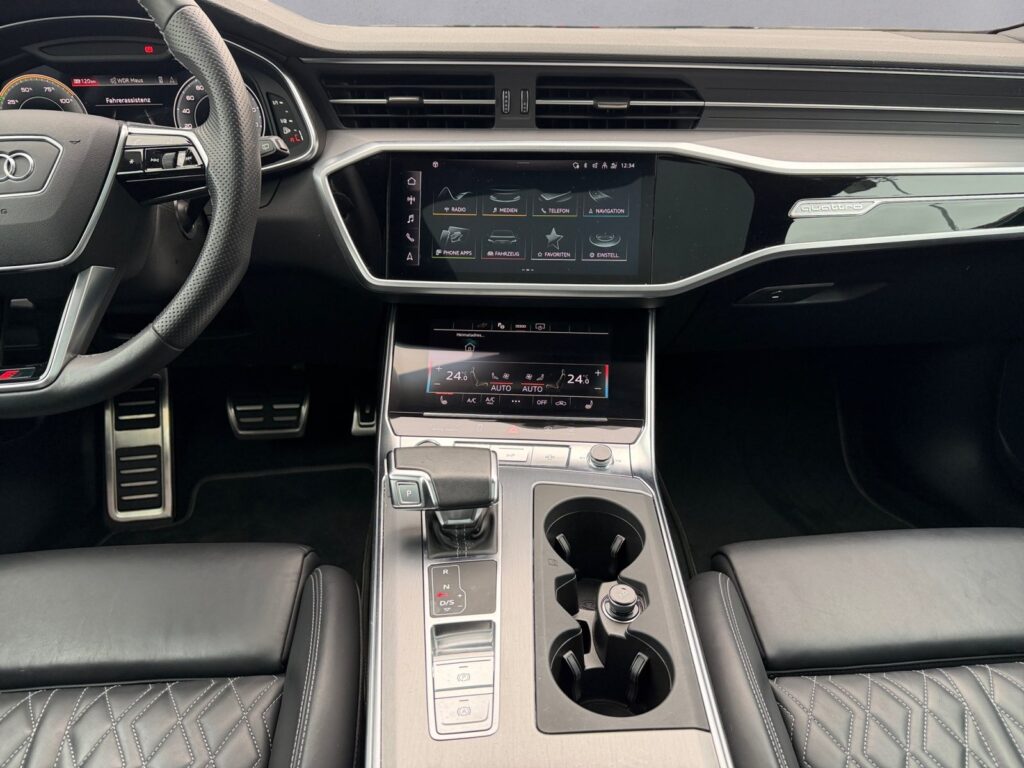 Audi A6 Exposé-Bild 11