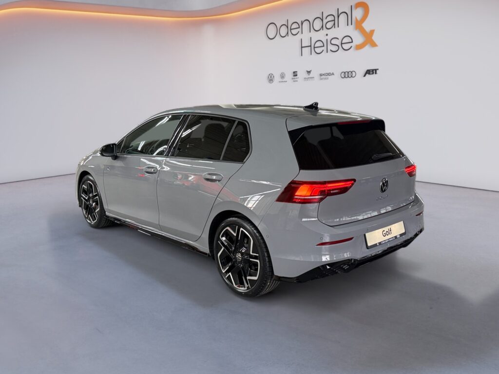 VW Golf Exposé-Bild 3