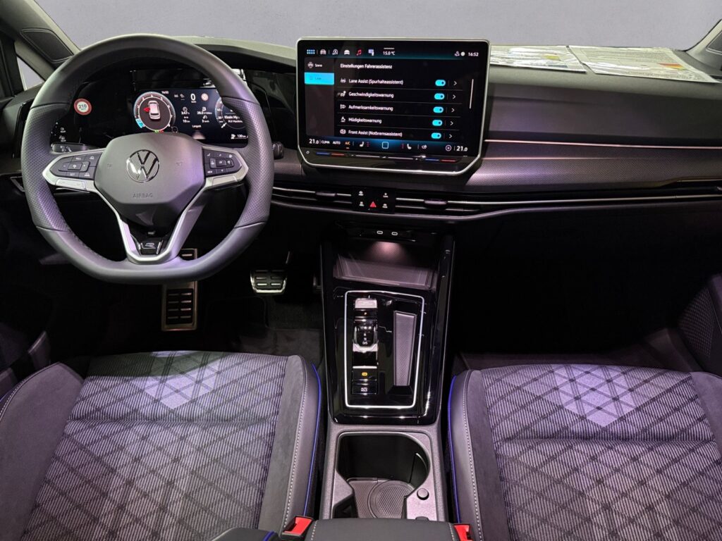 VW Golf Exposé-Bild 10