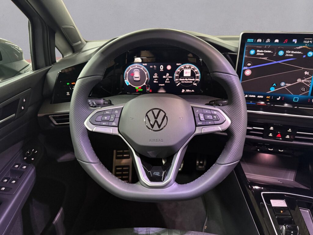 VW Golf Exposé-Bild 12