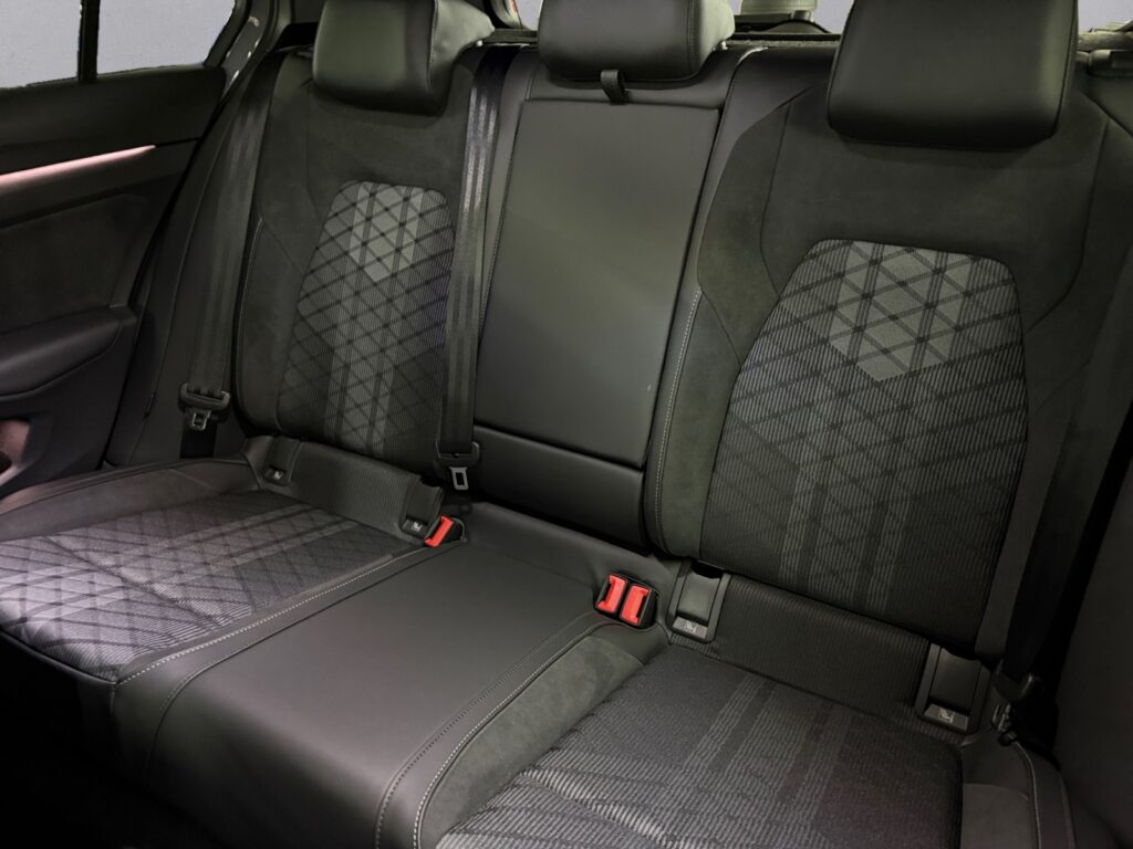 VW Golf Exposé-Bild 13