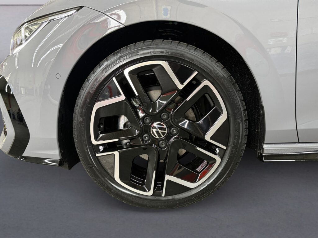 VW Golf Exposé-Bild 14