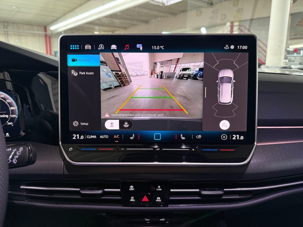 VW Golf Exposé-Bild 19