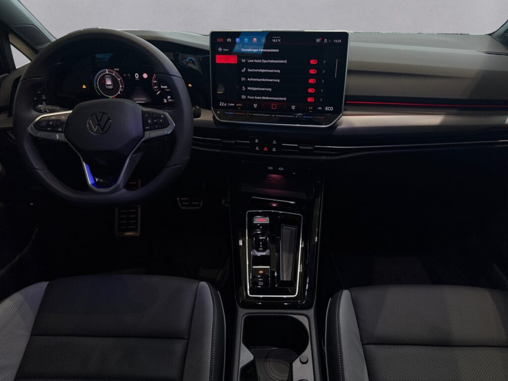 VW Golf Exposé-Bild 10