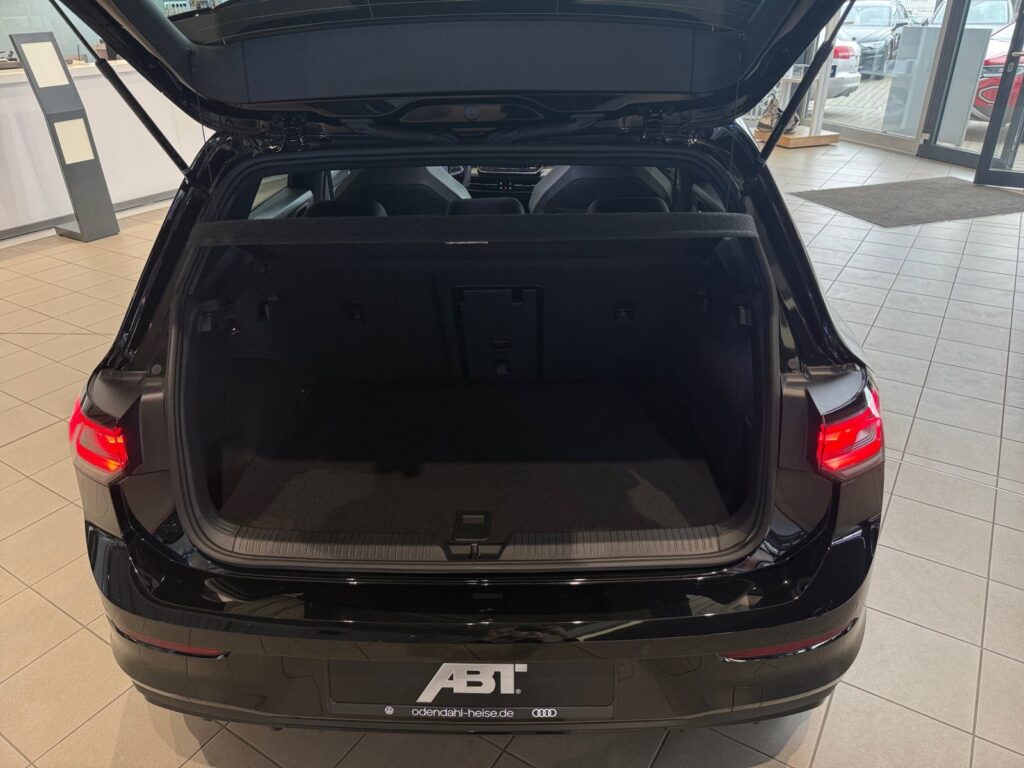 VW Golf Exposé-Bild 16