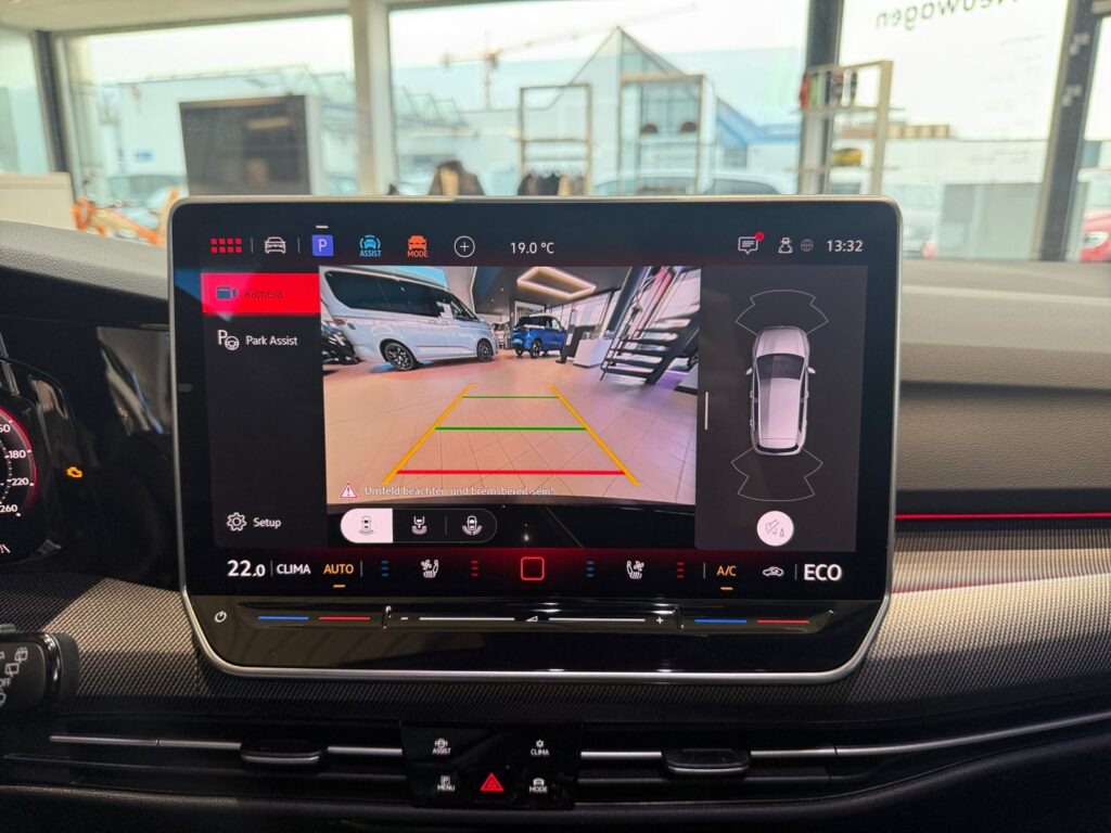 VW Golf Exposé-Bild 18