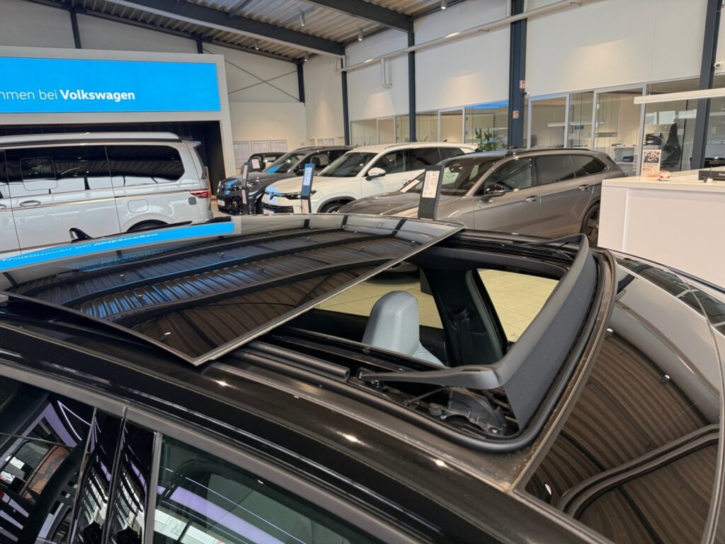 VW Golf Exposé-Bild 19